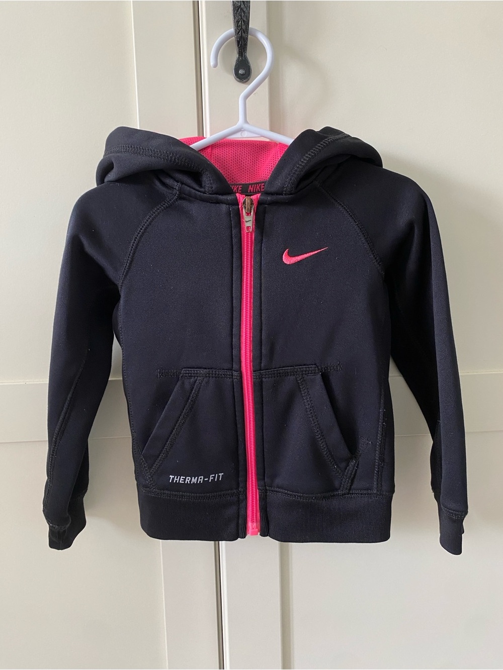 Nike Girls Sporty Black Zip Hoodie with Bright Pink Trim – Toddler Girls Size 2T